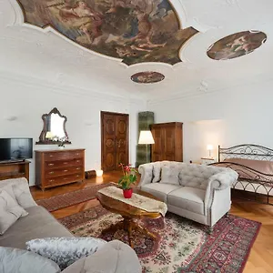  Apartment Codelli Deluxe Fresco Centre App With Balcony